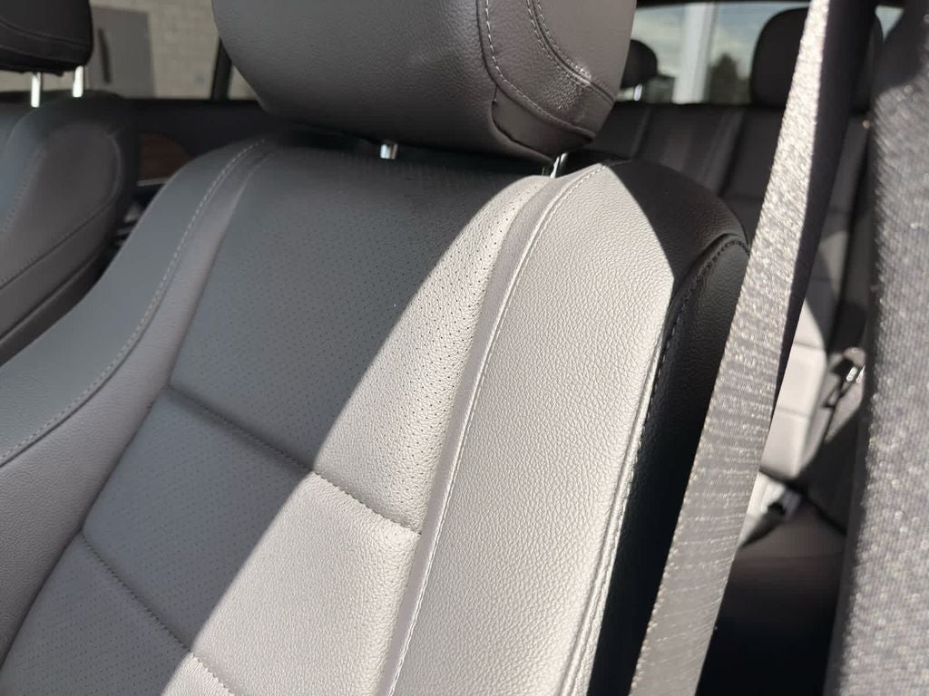 2025 Mercedes-Benz GLE GLE450 - Photo 15