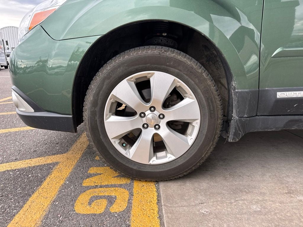 2011 Subaru Outback 2.5i Limited Pwr Moon