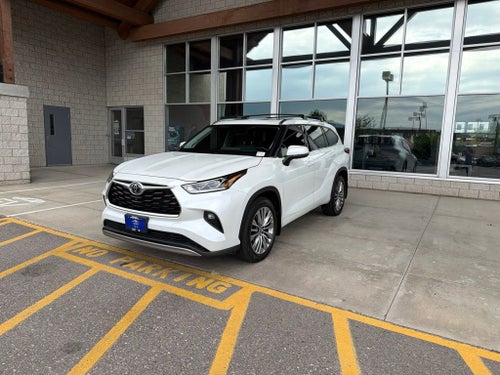 2022 Toyota Highlander Platinum