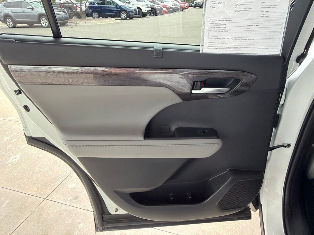 2022 Toyota Highlander Platinum