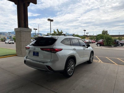 2022 Toyota Highlander Platinum
