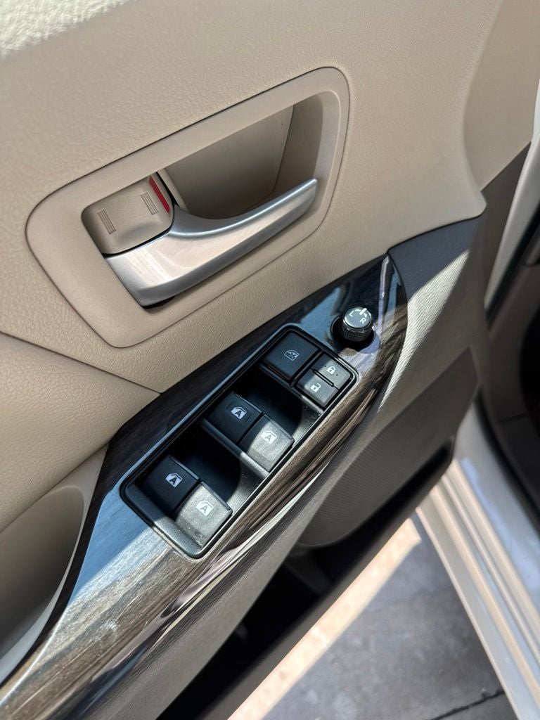 2017 Toyota Sienna XLE Auto Access Seat