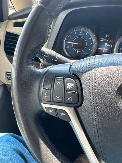 2017 Toyota Sienna XLE Auto Access Seat