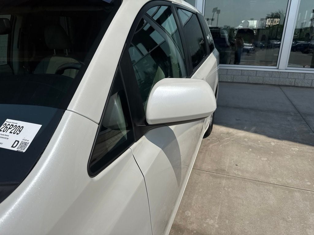 2017 Toyota Sienna XLE Auto Access Seat