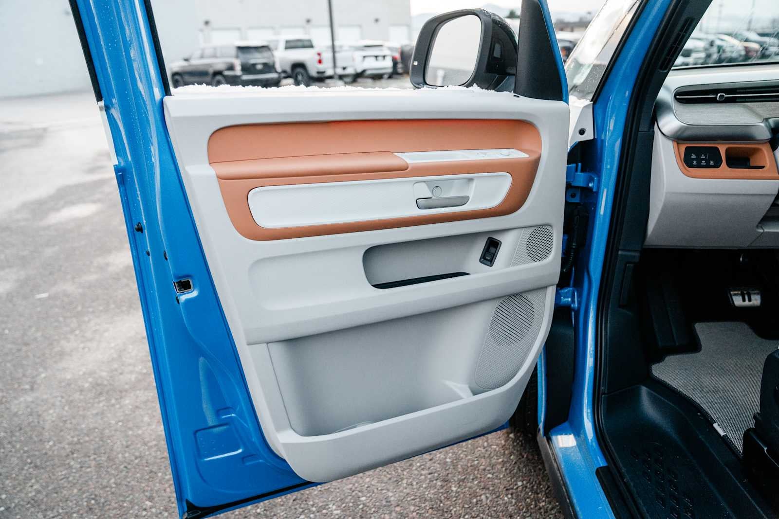 2025 Volkswagen ID. Buzz Pro S Plus AWD