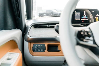 2025 Volkswagen ID. Buzz Pro S Plus AWD