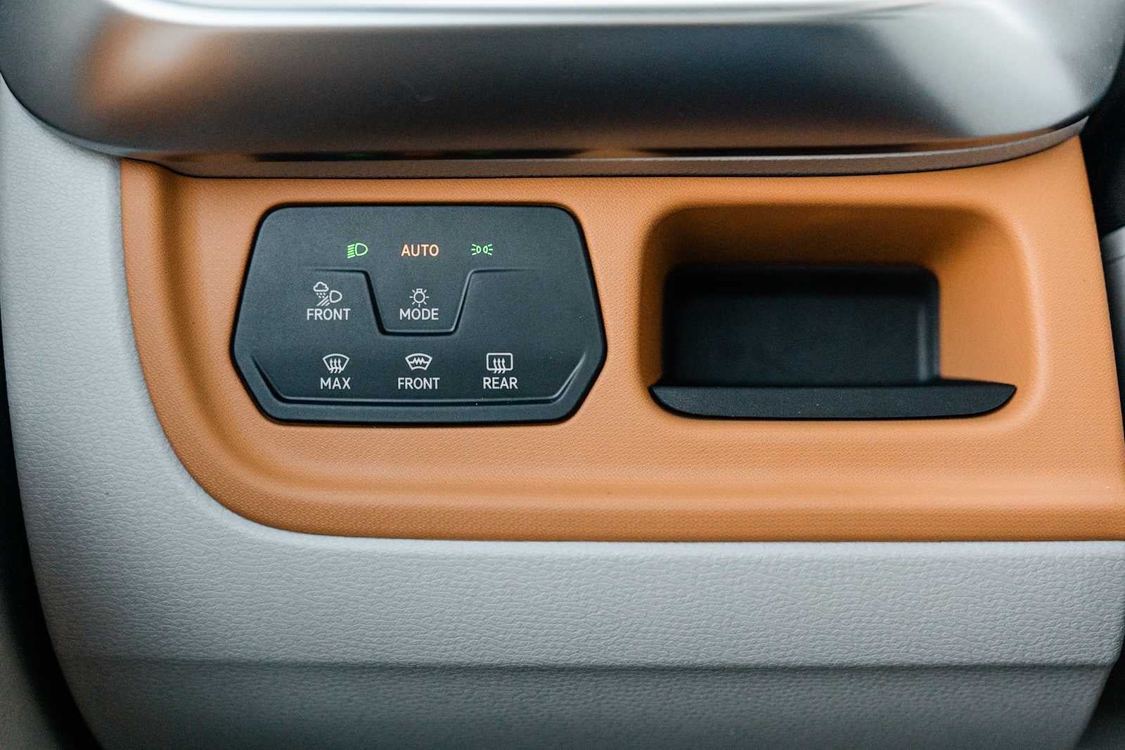 2025 Volkswagen ID. Buzz Pro S Plus AWD