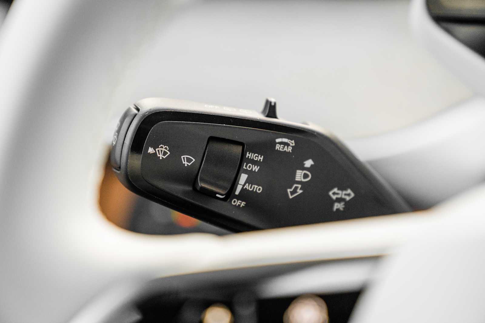 2025 Volkswagen ID. Buzz Pro S Plus AWD