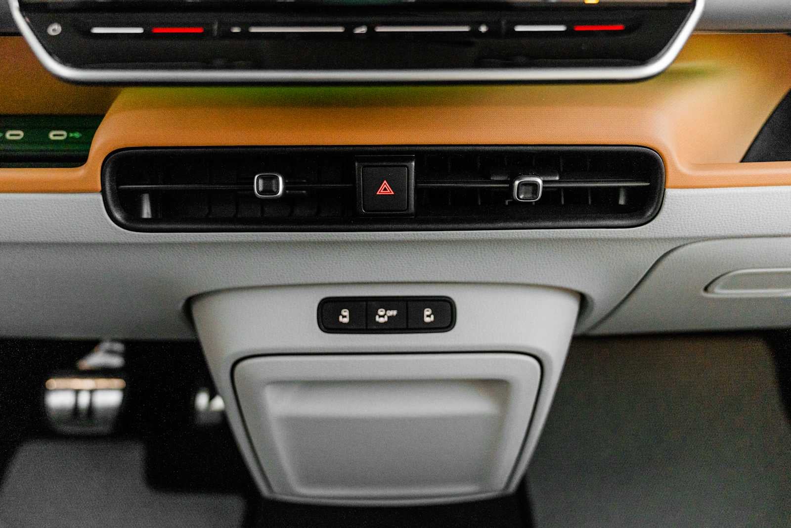 2025 Volkswagen ID. Buzz Pro S Plus AWD