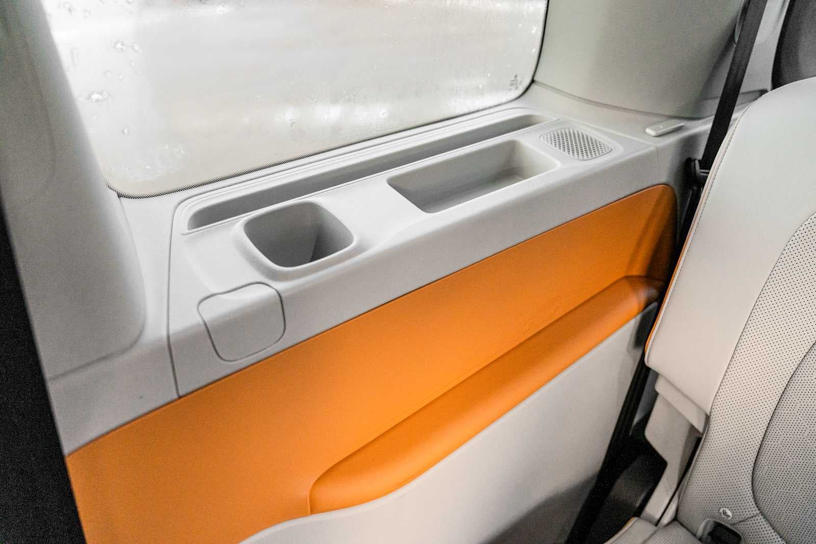 2025 Volkswagen ID. Buzz Pro S Plus AWD