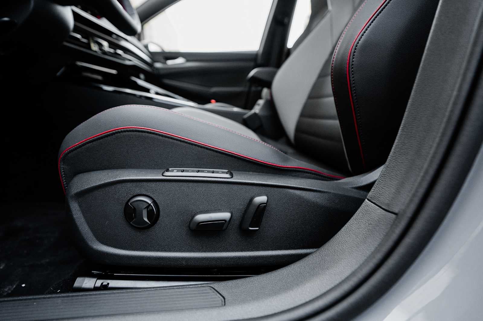 2026 Volkswagen Golf GTI 2.0T SE