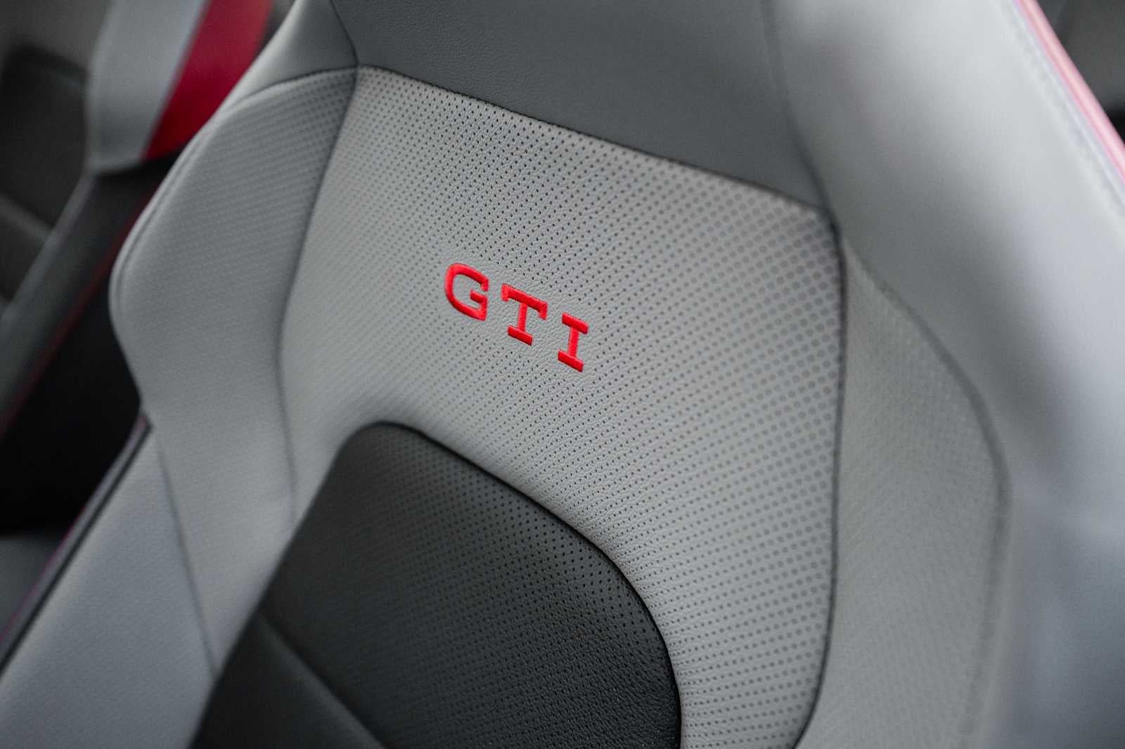 2026 Volkswagen Golf GTI 2.0T SE