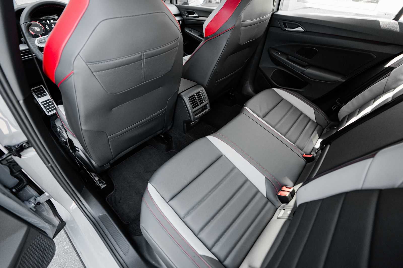 2026 Volkswagen Golf GTI 2.0T SE