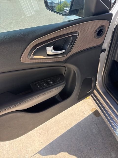 2016 Chrysler 200 C