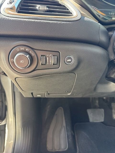 2016 Chrysler 200 C