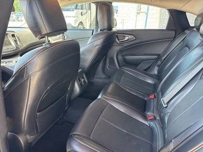 2016 Chrysler 200 C