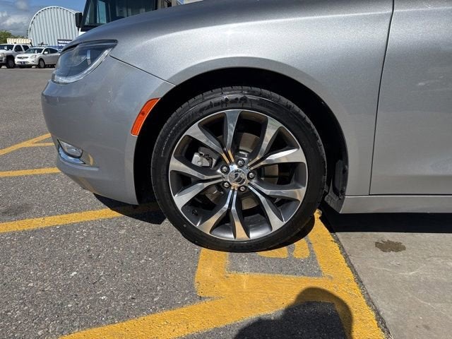 2016 Chrysler 200 C