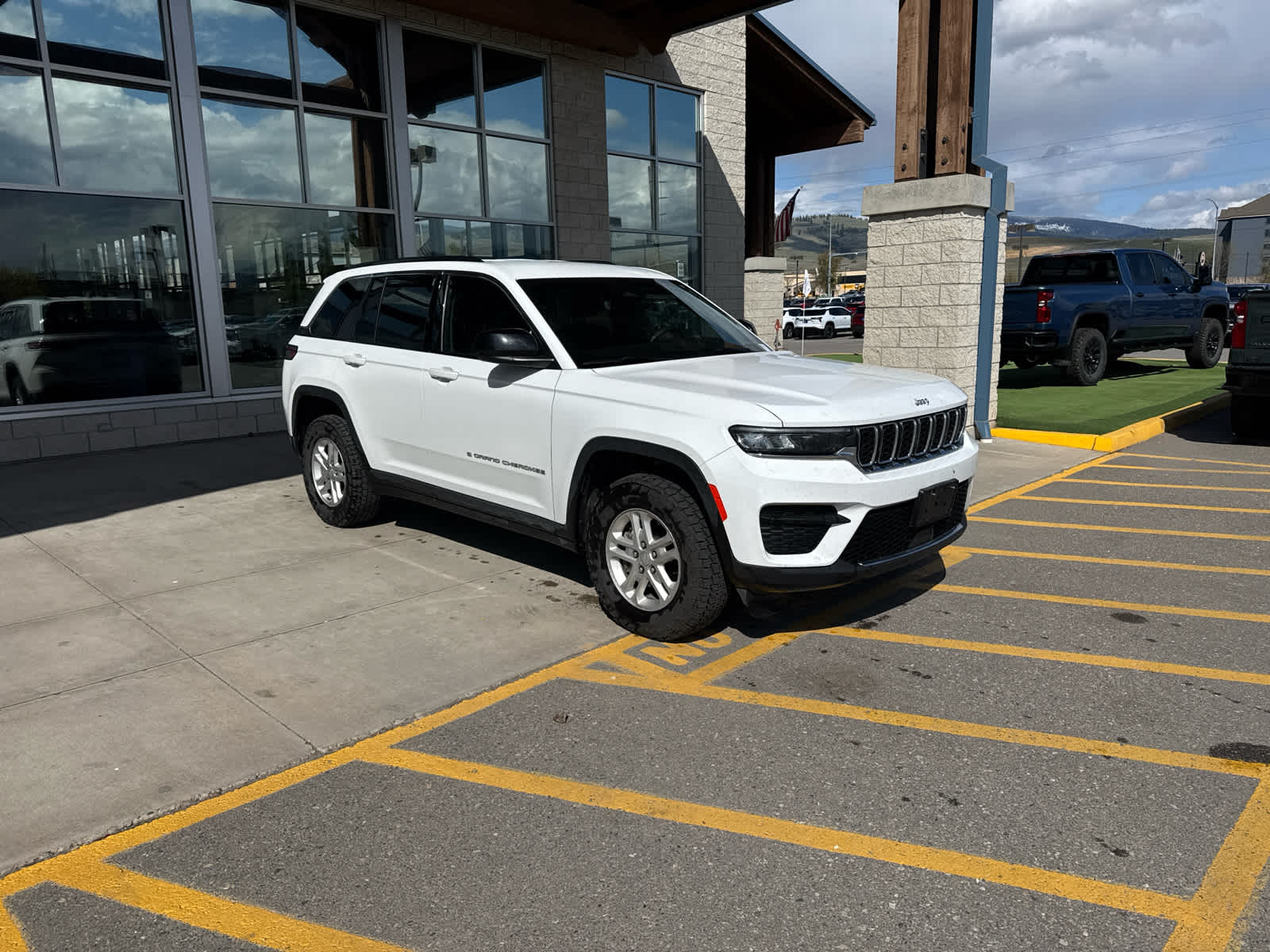 2024 Jeep Grand Cherokee Laredo 4x4