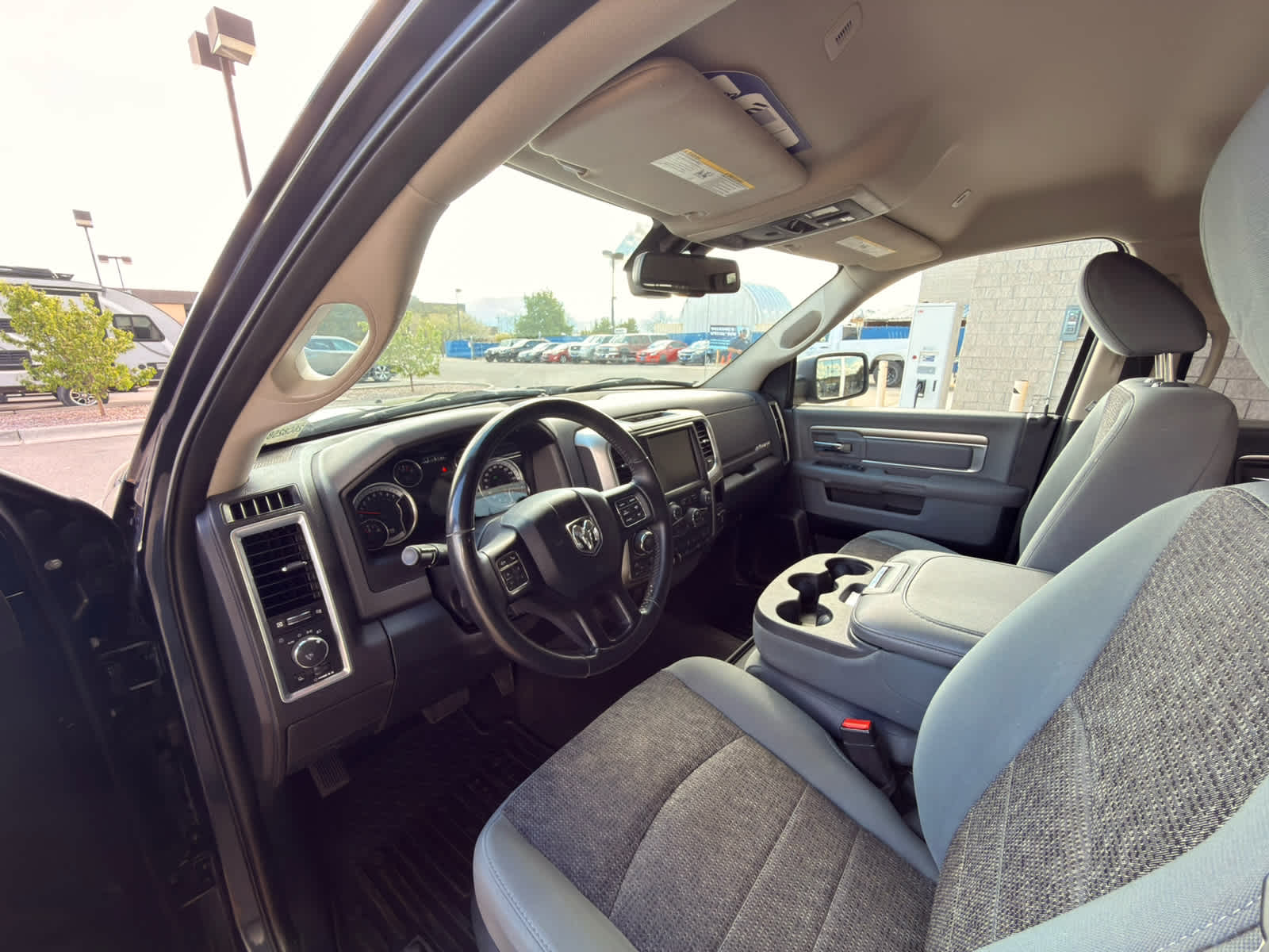 2017 RAM 1500 Big Horn Crew Cab 4x4 6'4" Box