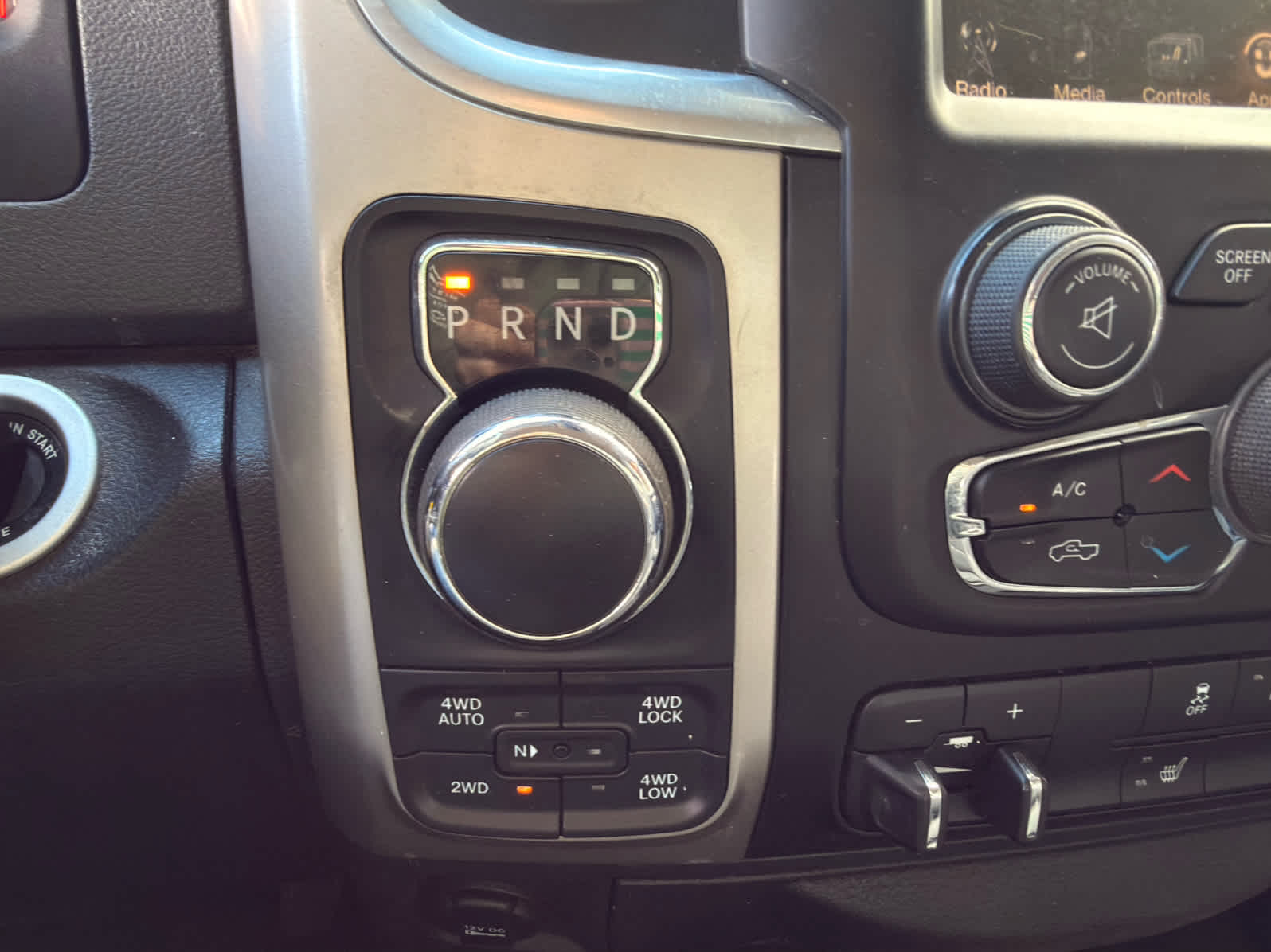 2017 RAM 1500 Big Horn Crew Cab 4x4 6'4" Box