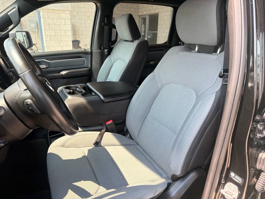 2022 RAM 1500 Big Horn Crew Cab 4x4 5'7" Box