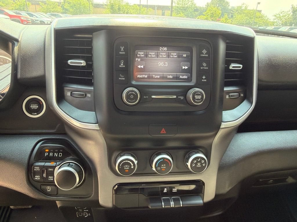 2022 RAM 1500 Big Horn Crew Cab 4x4 5'7" Box