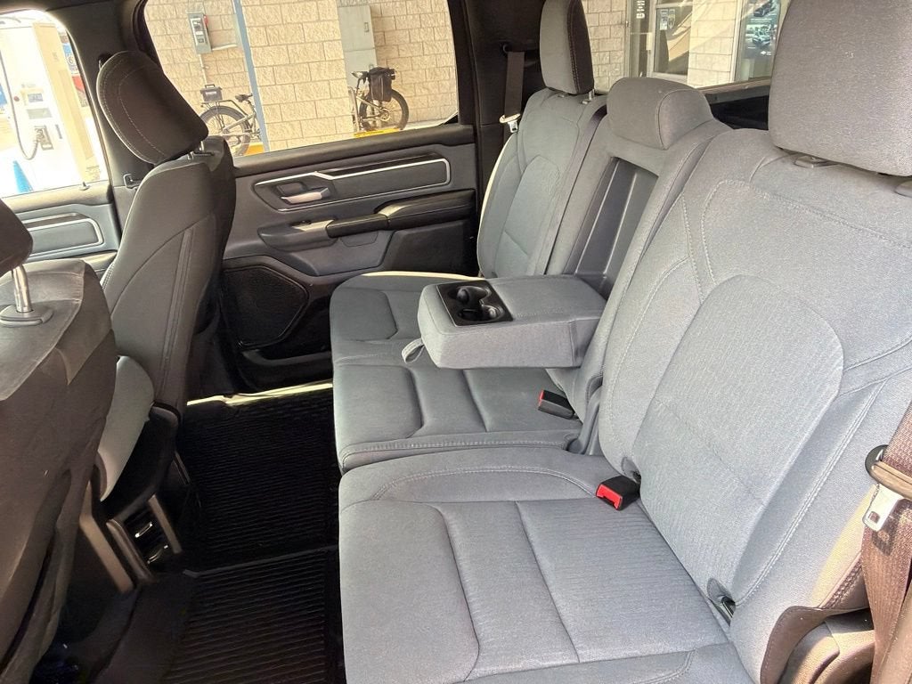 2022 RAM 1500 Big Horn Crew Cab 4x4 5'7" Box