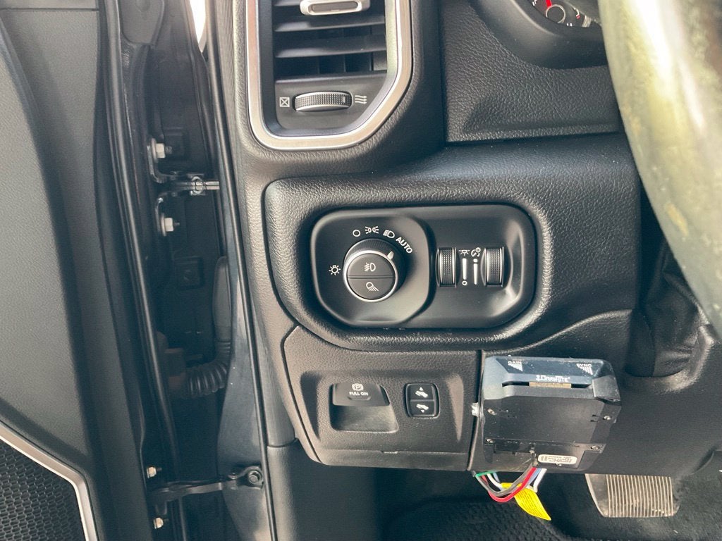 2019 RAM 1500 Laramie Quad Cab 4x4 6'4" Box