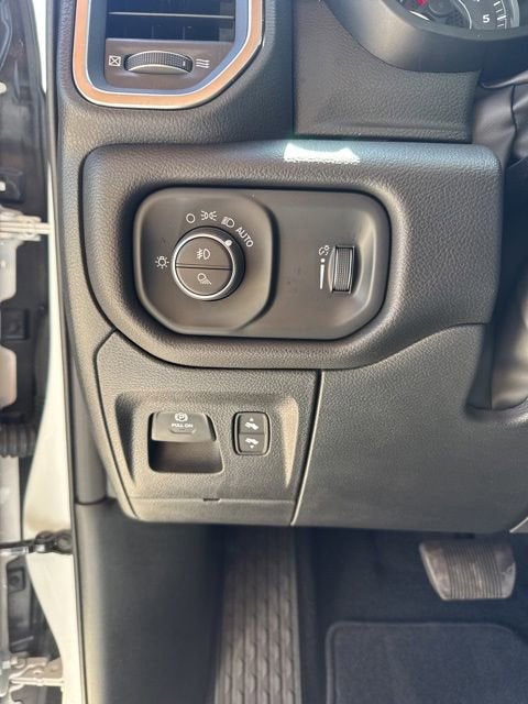 2025 RAM 1500 Big Horn Crew Cab 4x4 5'7" Box