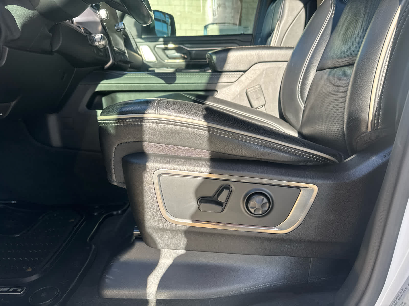 2021 RAM 1500 Limited Crew Cab 4x4 5'7" Box