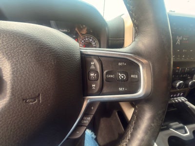 2019 RAM 1500 Laramie Crew Cab 4x4 5'7" Box