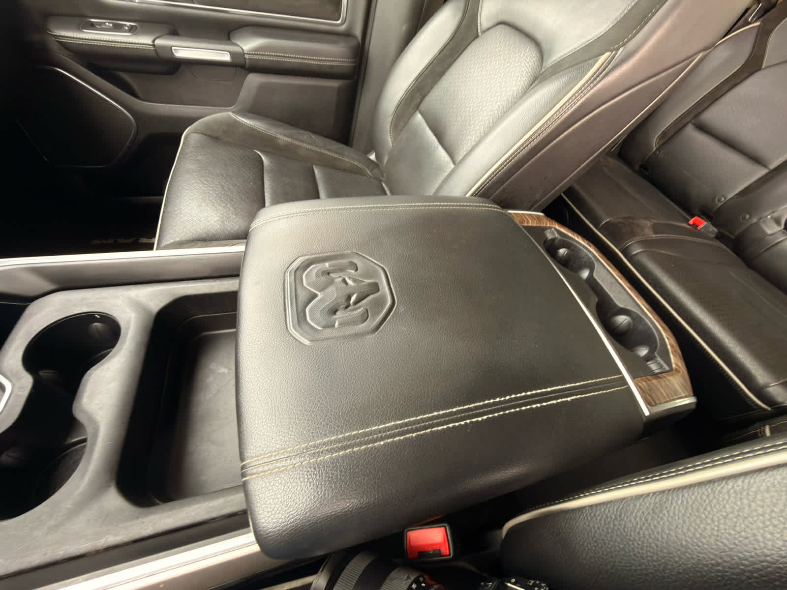 2019 RAM 1500 Laramie Crew Cab 4x4 5'7" Box