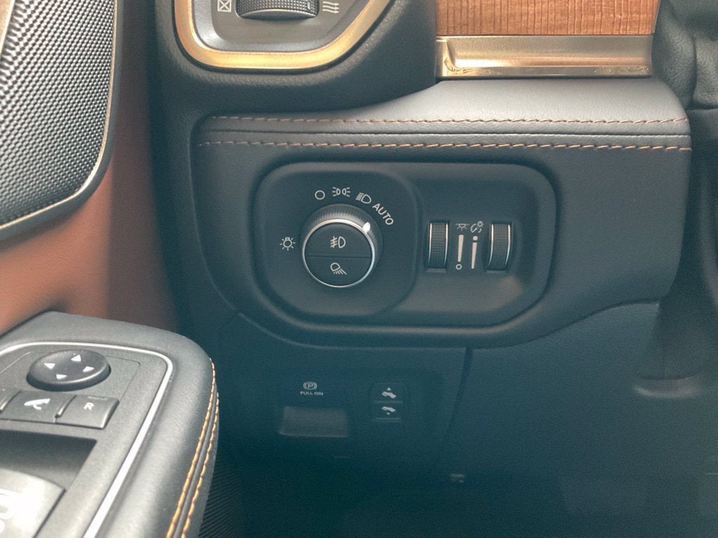 2021 RAM 1500 Limited Longhorn Crew Cab 4x4 5'7" Box