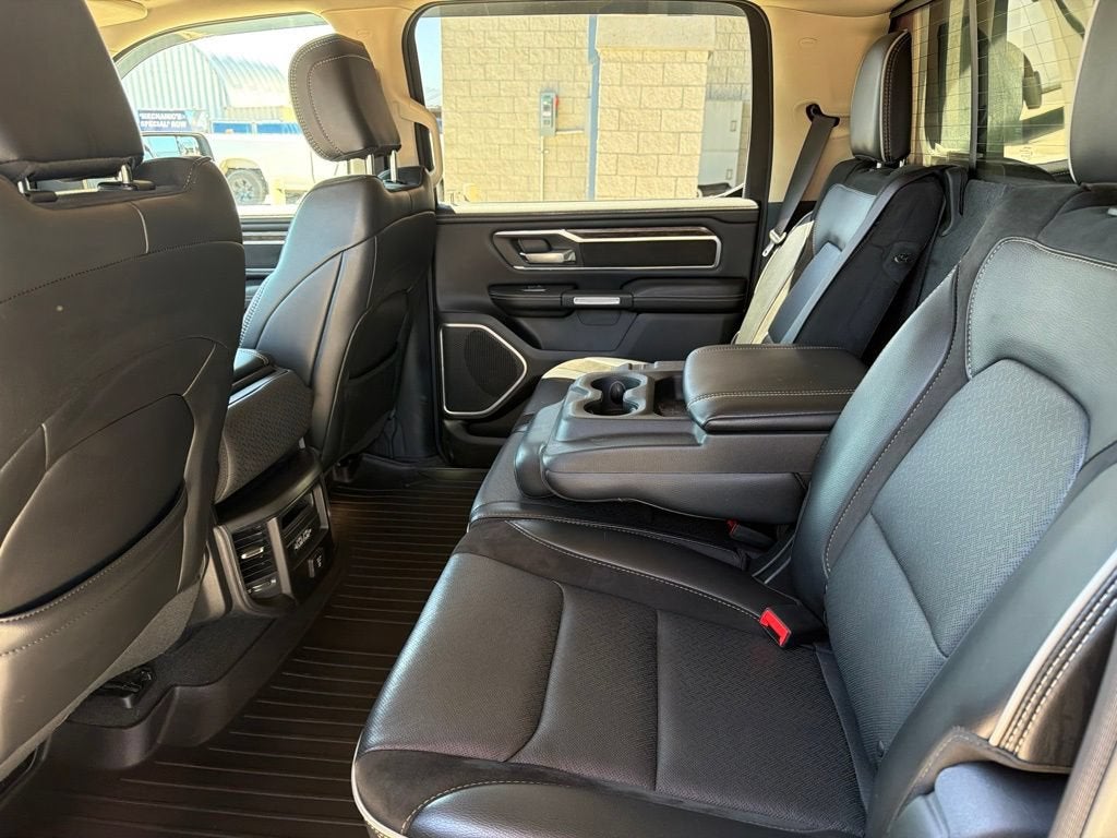 2020 RAM 1500 Laramie Crew Cab 4x4 6'4" Box