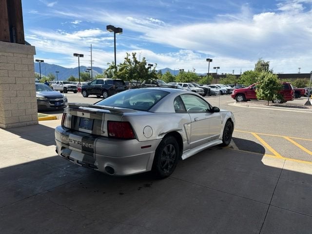 2003 Ford Mustang Standard