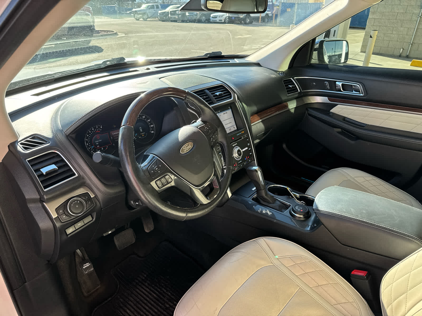 2017 Ford Explorer Platinum