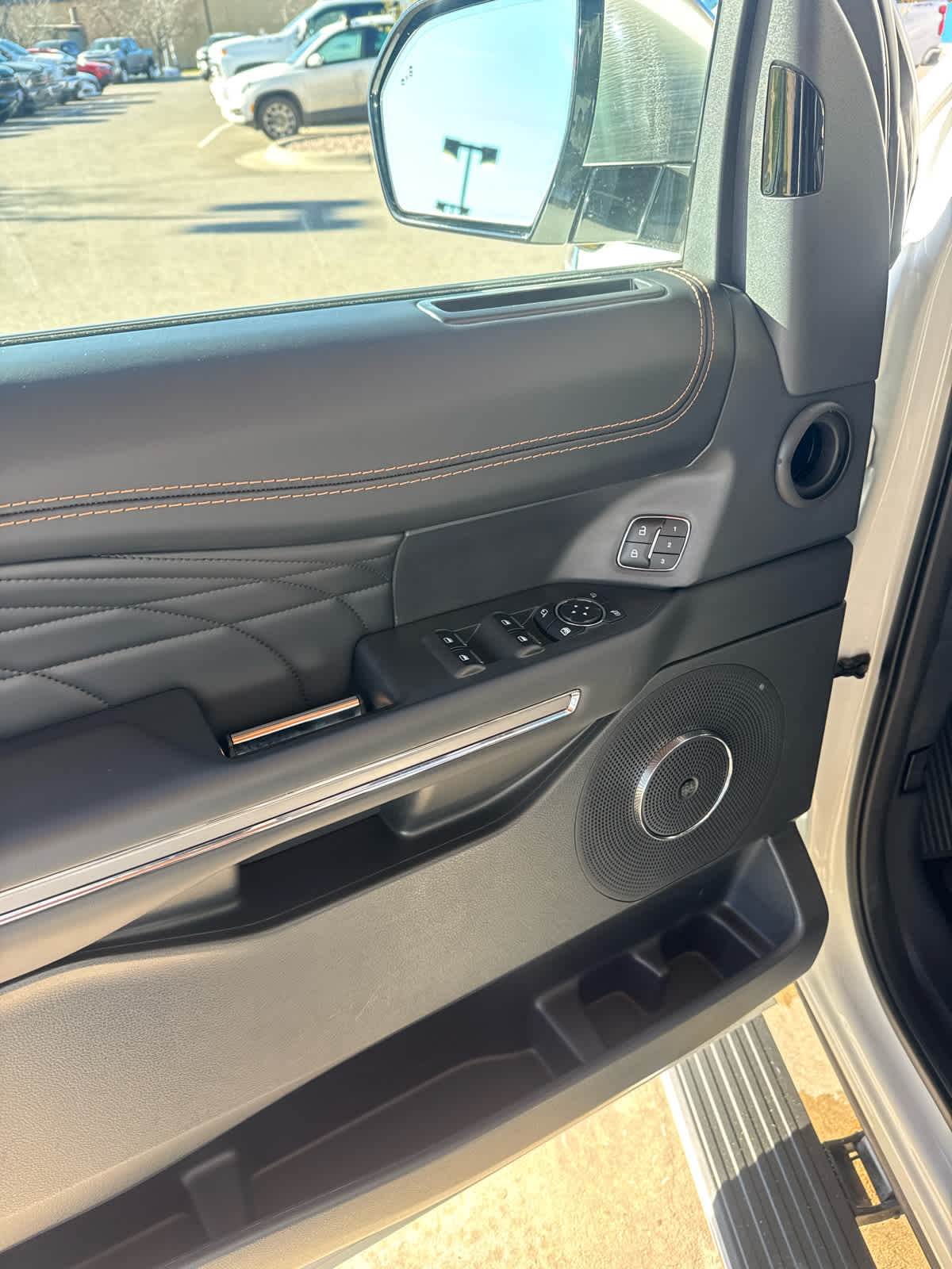 2023 Ford Expedition Platinum