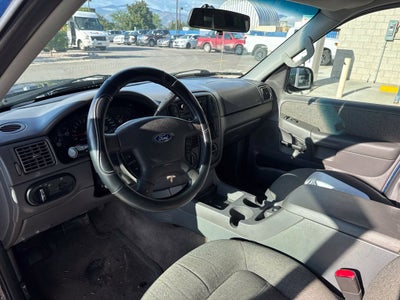 2004 Ford Explorer XLS
