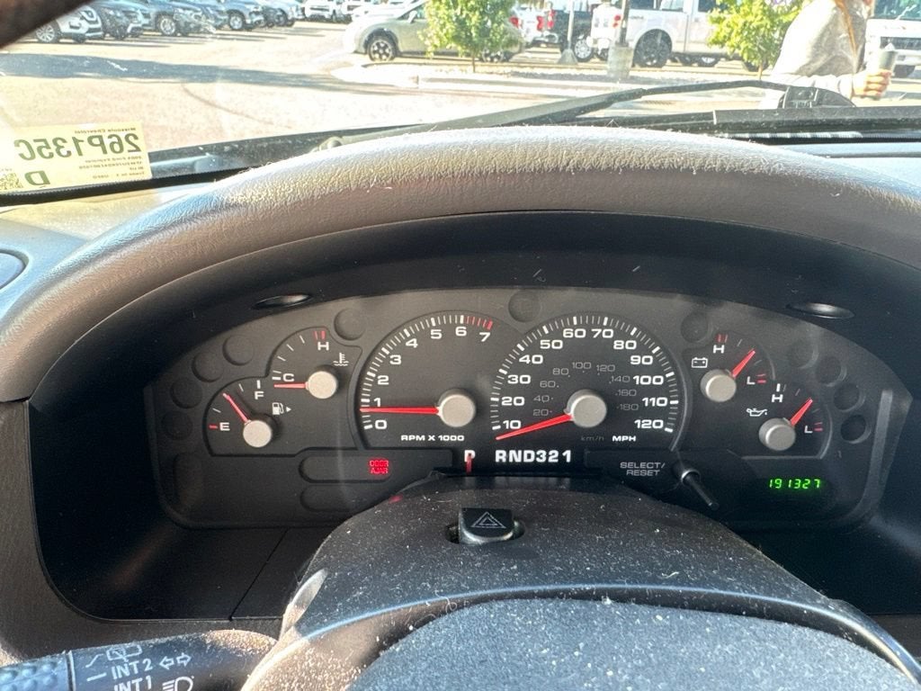 2004 Ford Explorer XLS