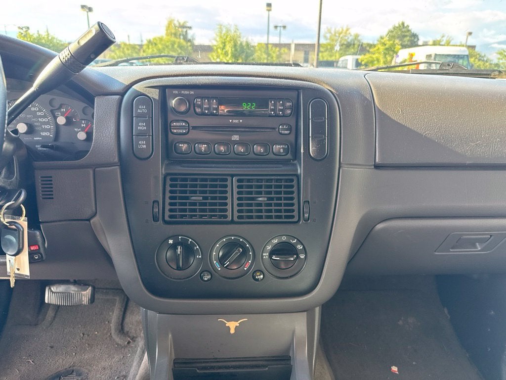 2004 Ford Explorer XLS