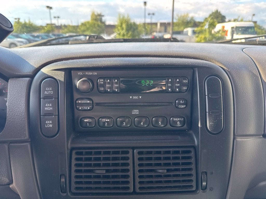 2004 Ford Explorer XLS