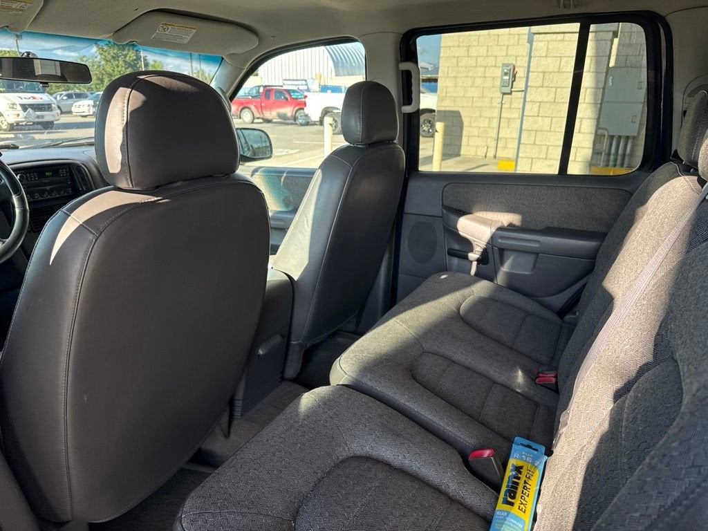 2004 Ford Explorer XLS