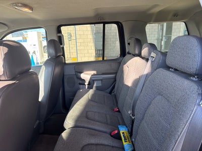 2004 Ford Explorer XLS