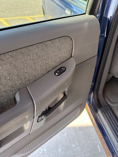2004 Ford Explorer XLS