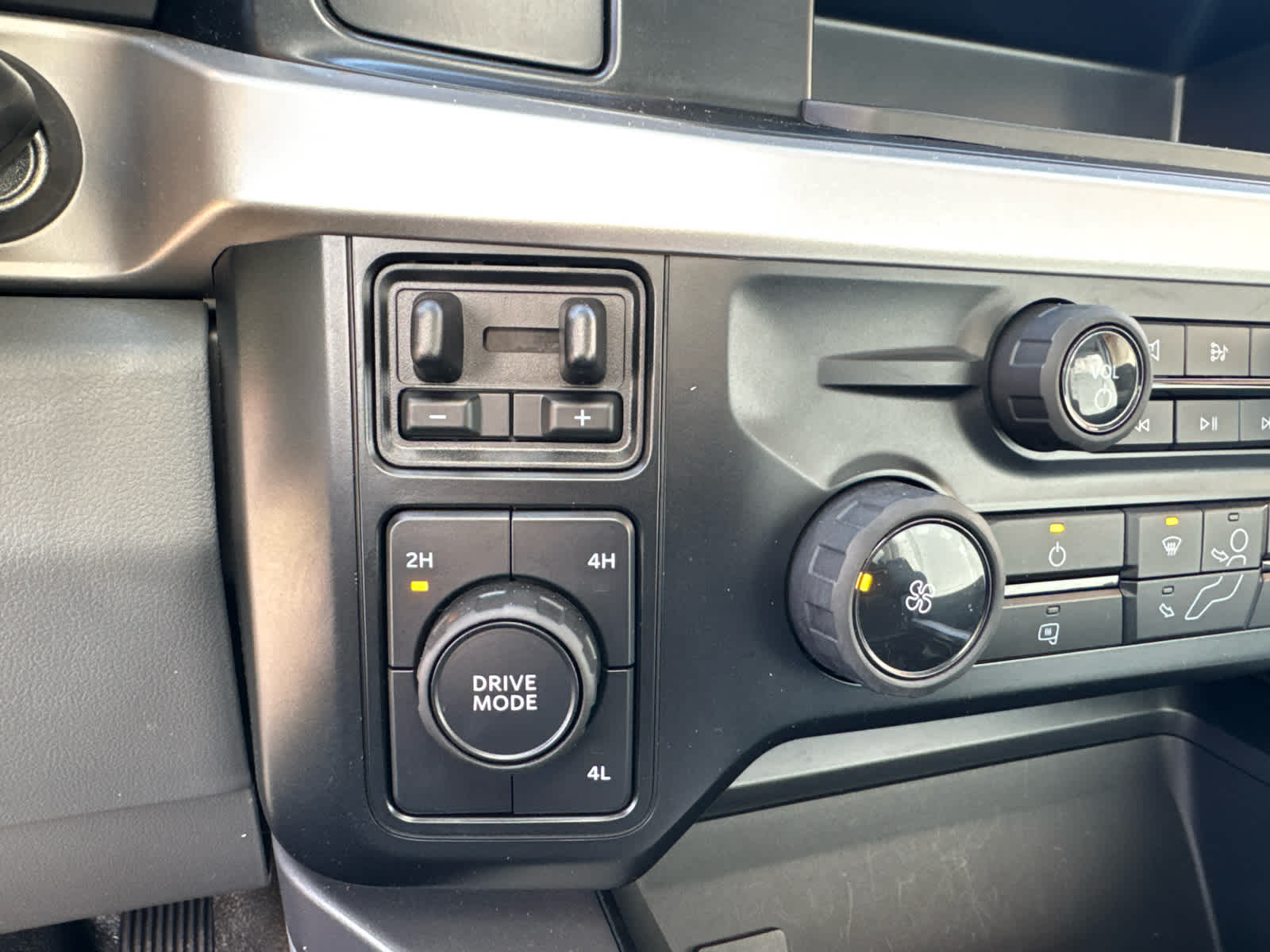 2023 Ford Super Duty F-350 SRW XL