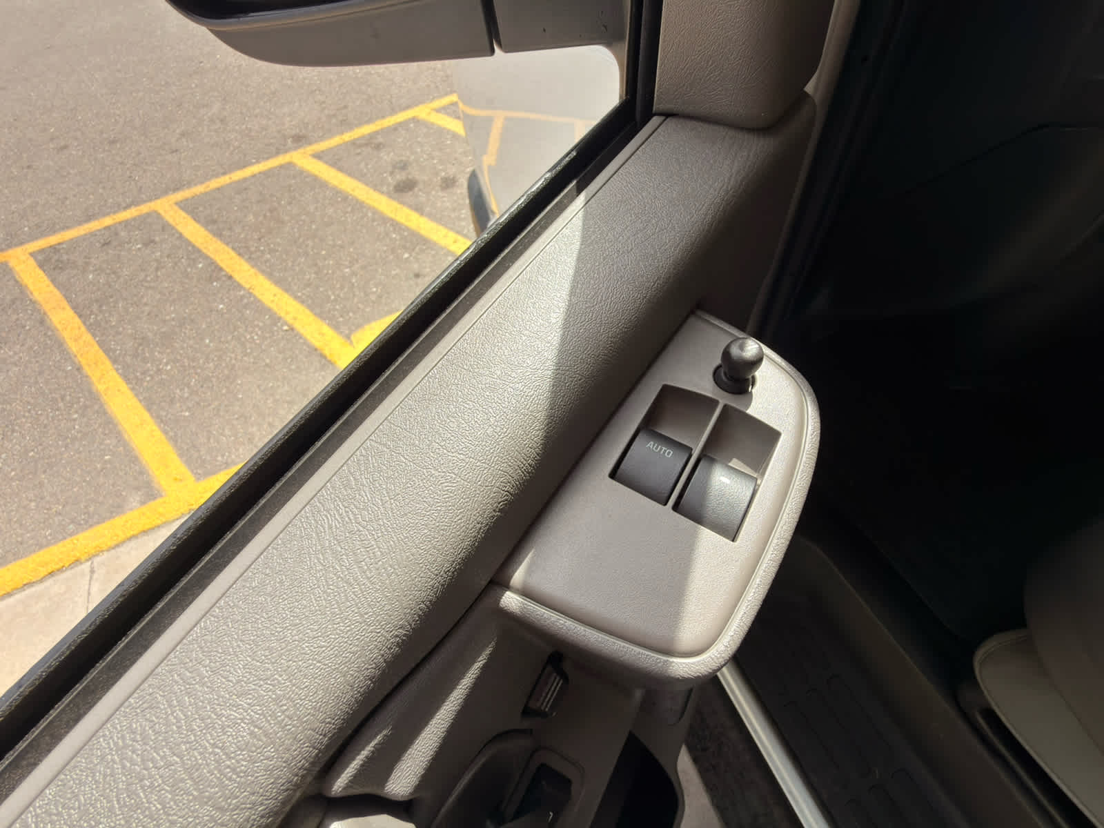 2025 Chevrolet Express Passenger 1LT