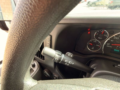2025 Chevrolet Express Passenger 1LT
