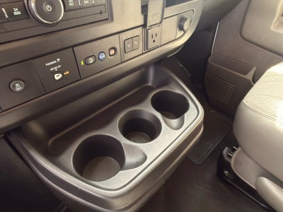 2025 Chevrolet Express Passenger 1LT