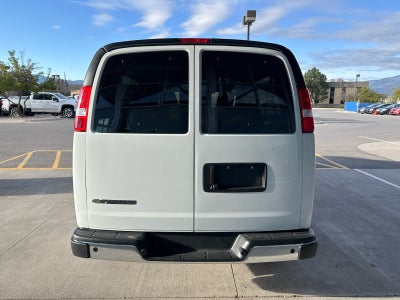 2025 Chevrolet Express Passenger 1LT