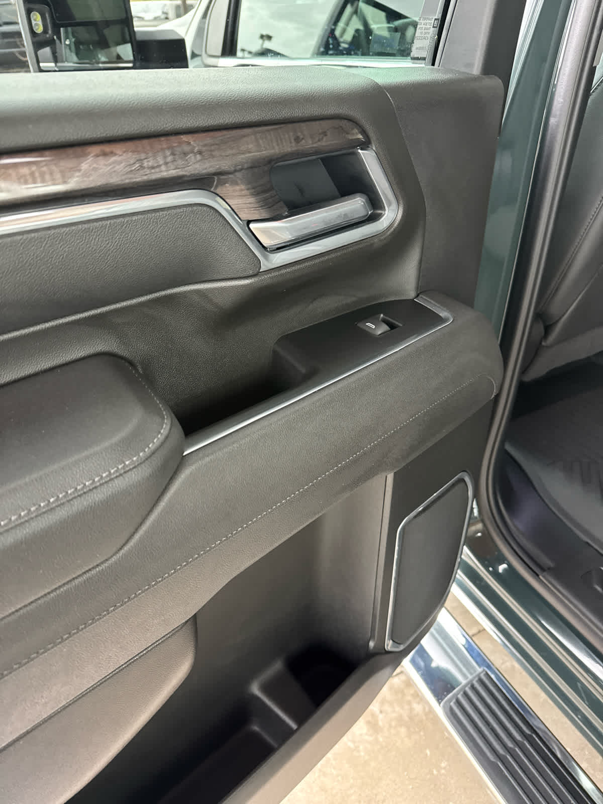 2025 Chevrolet Silverado 3500 HD LTZ